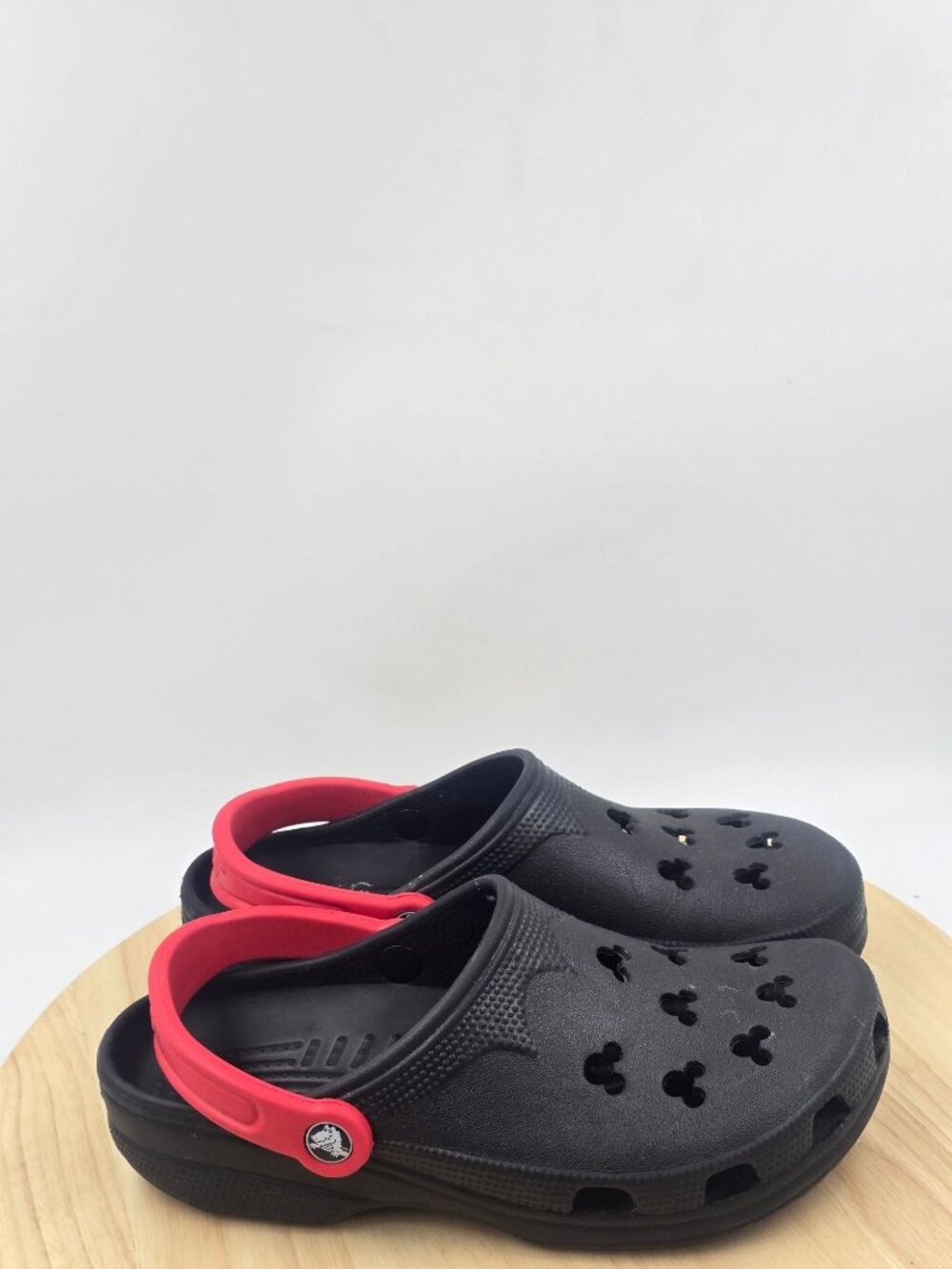 Disney x Crocs Mickey Mouse Classic Clogs Unisex Womens sz 9 Mens 7